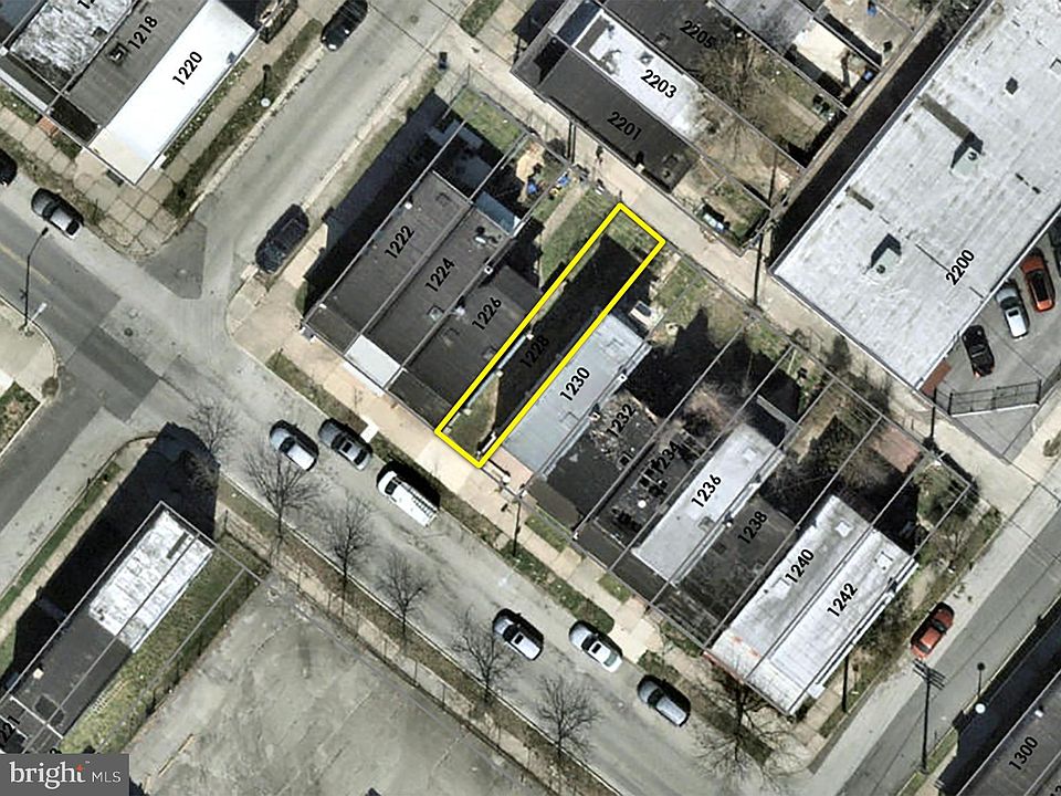 2nd image of 1228 Bonaparte Ave