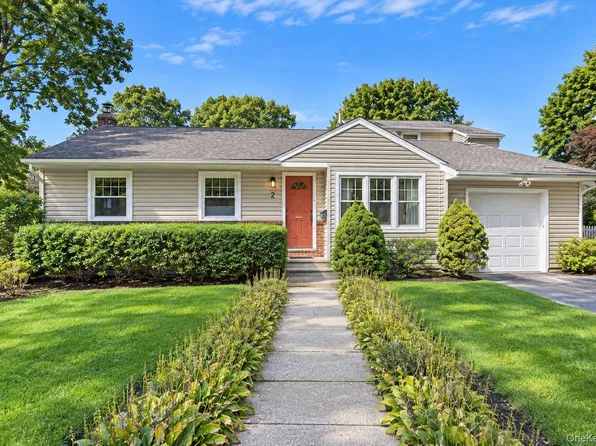 2 Milburn Lane, Huntington, NY 11743