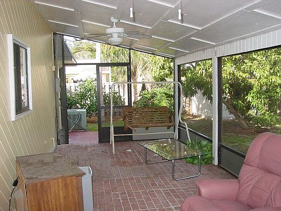 3rd image of 1934 5th Ave SE