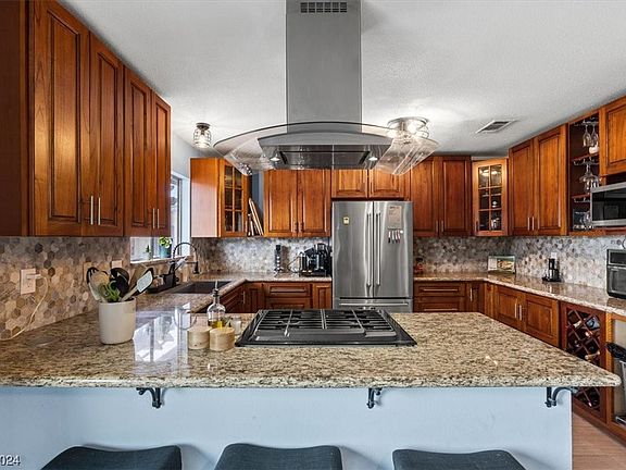 2nd image of 4548 Sun Valley Dr