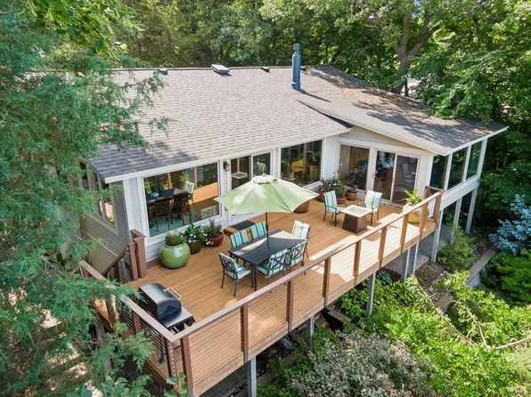 3890 Lone Cedar Cir, Chaska, MN 55318