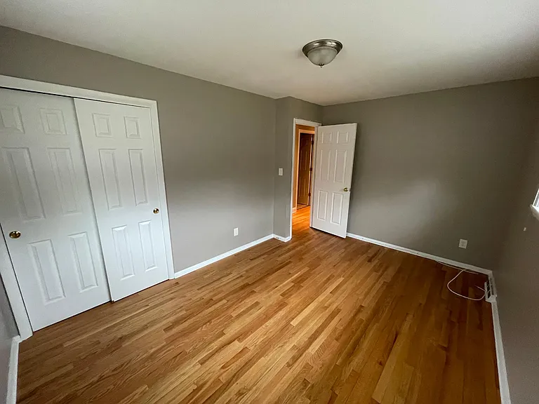 105 E Ring Factory Rd — Photo 8