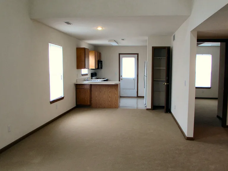 1608-1634 Hershey Ct — Photo 9