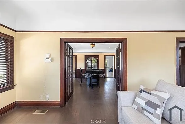 2754 Kenwood Ave — Photo 33