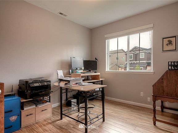 3rd image of 12923 116 Avenue Ct E