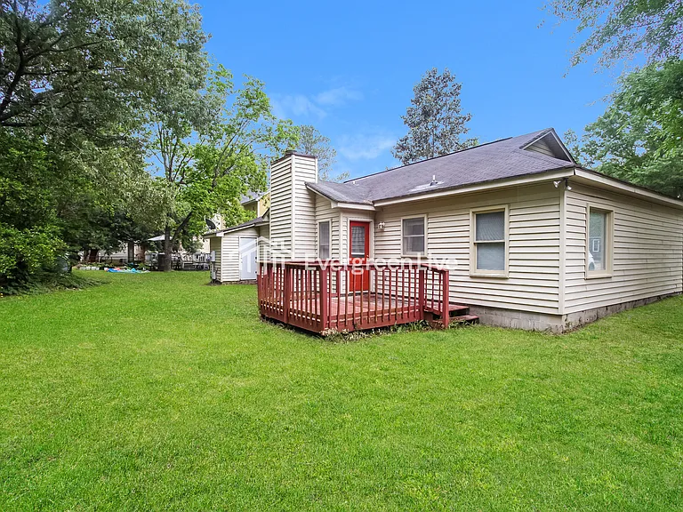 116 Pear Tree Cir — Photo 15