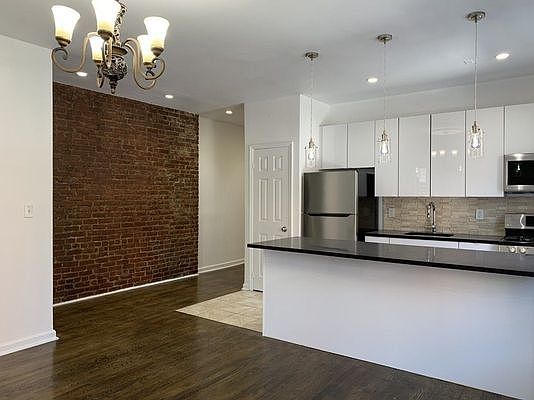 1st image of 262 Quincy St APT 6