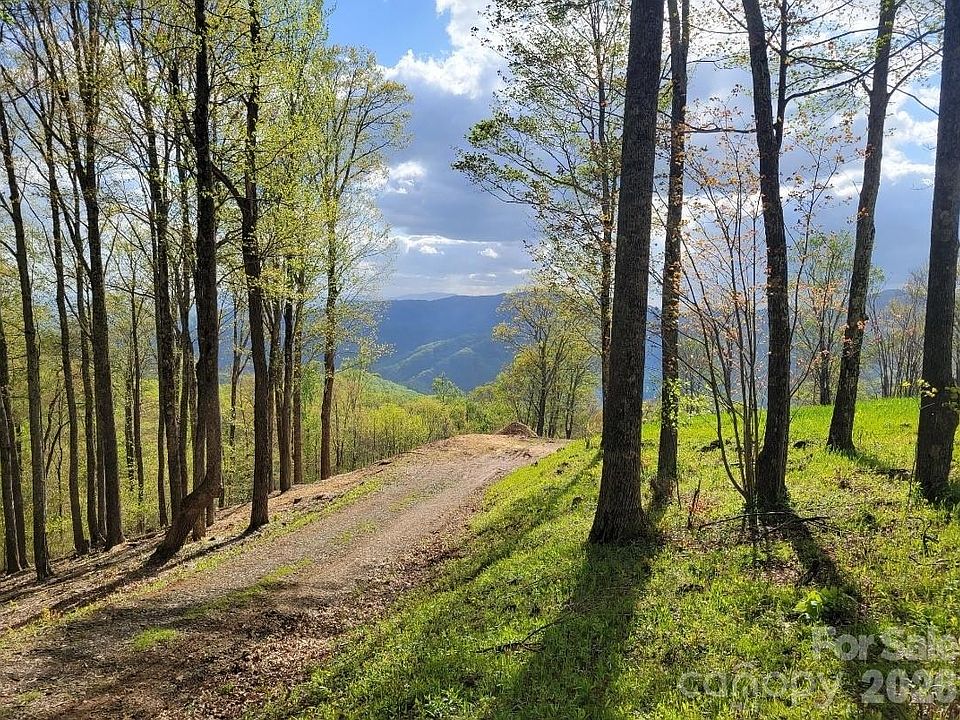 1st image of Nicholas Knoll Rd