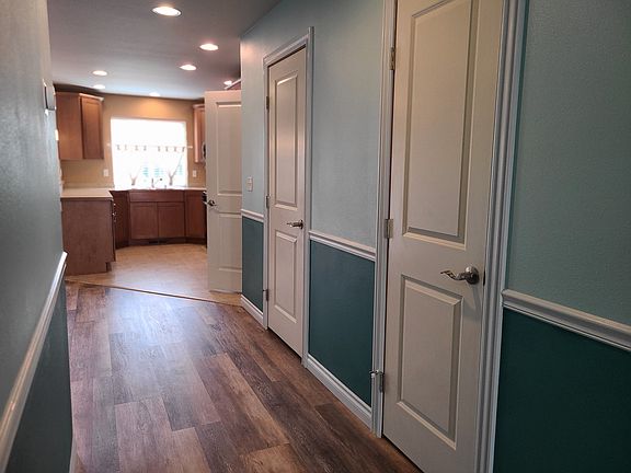 4th image of 763 NE Glenridge Ct