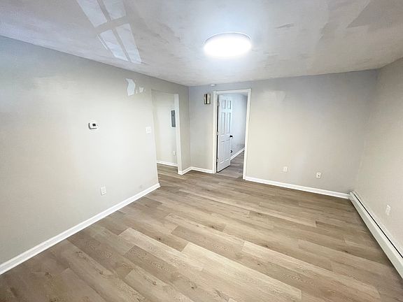 3rd image of 300 McLane Ave #2B-1Ba-900Sqft