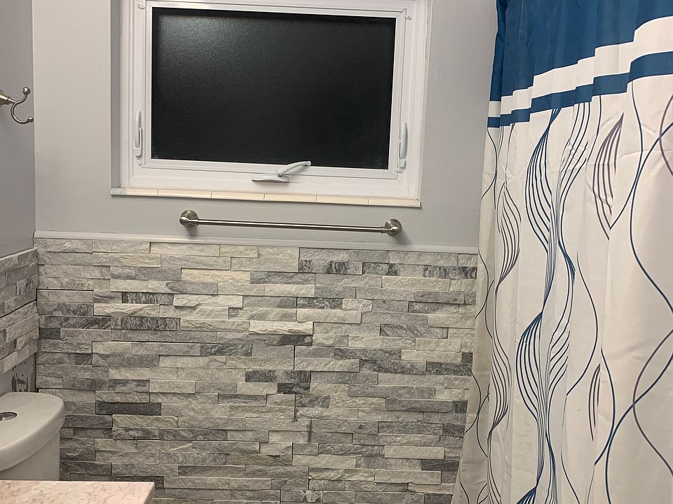 1st image of 8703 N Renfrew Pl