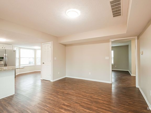 4th image of 622 E Quail Ridge Dr