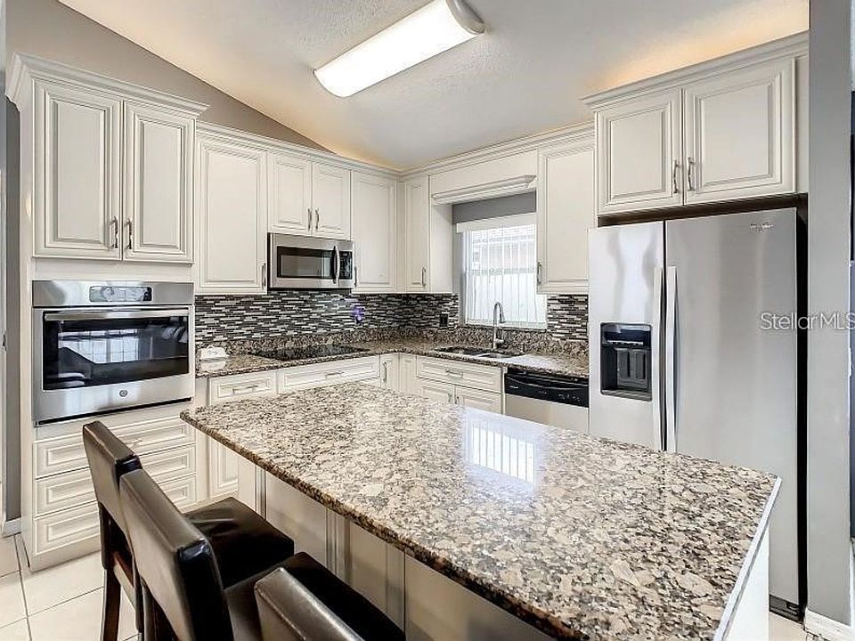 1st image of 9655 Hollyhill Dr