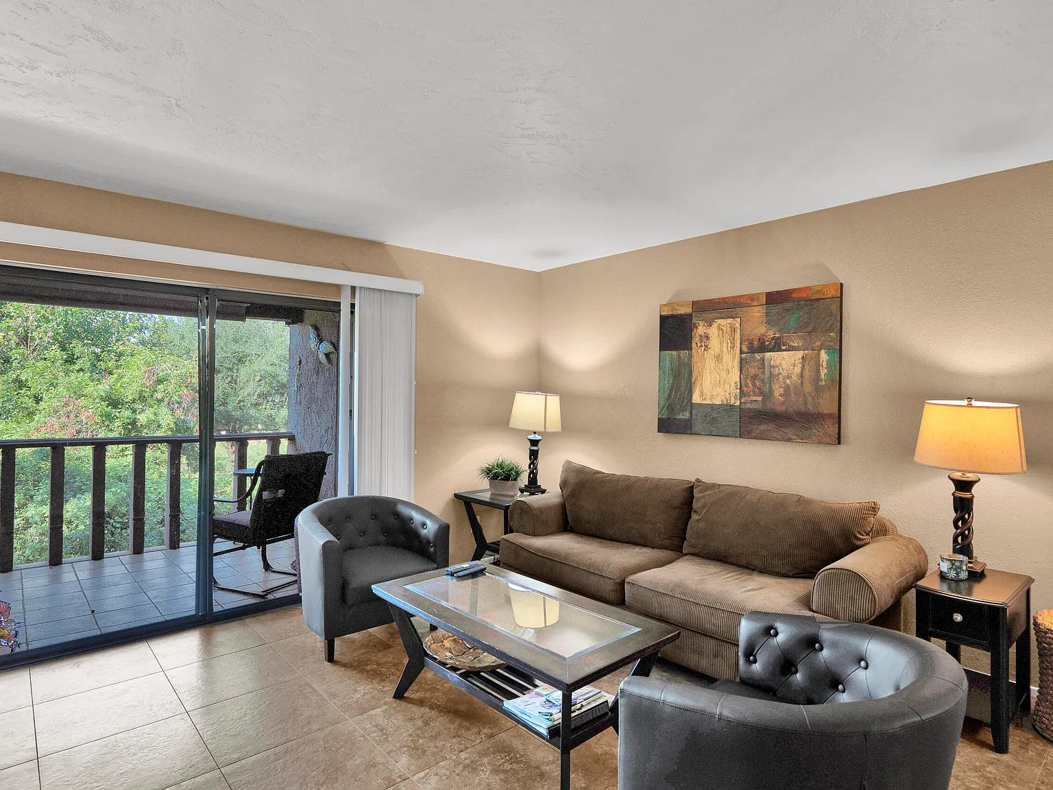 2 bed, 2.0 bath, 1000 sqft, $2,200 — Photo 4