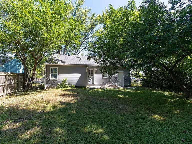 210 Highview Ave — Photo 33