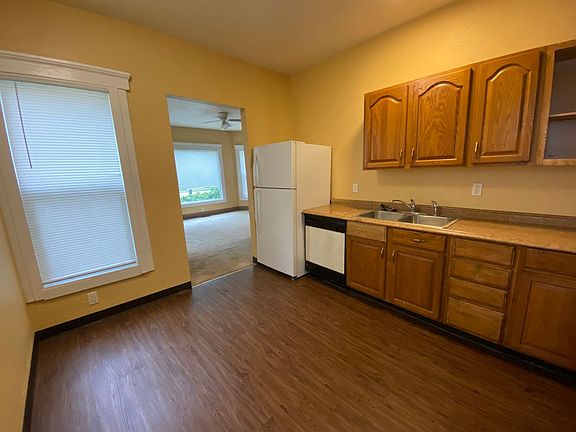 3rd image of 190 Blake Blvd APT 2