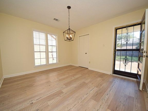 4th image of 4518 Knotty Oaks Dr
