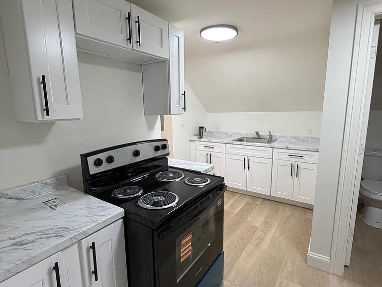 25 Lorenzo St #3 — Photo 20