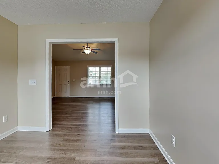 96 Imperial Dr — Photo 6