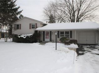 8 Blue Spruce Ln, Fairport, NY 14450