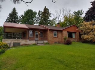 42294 Willson Memorial Dr, Chassell, MI 49916
