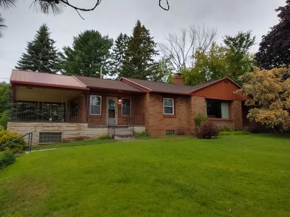 42294 Willson Memorial Dr, Chassell, MI 49916