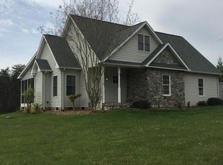 225 Belle Isle Dr, Union Hall, VA 24176