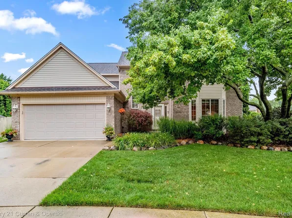 24585 Christian Dr, Brownstown, MI 48134
