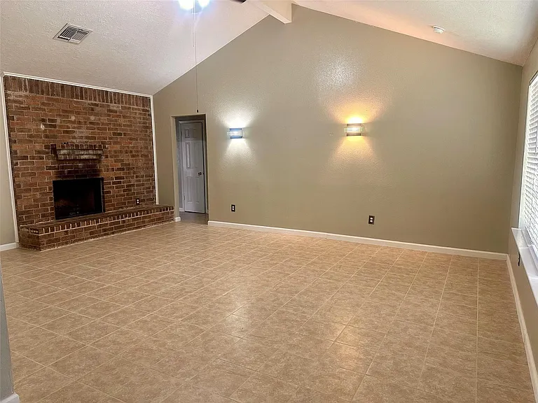 1427 Littleport Ln — Photo 3