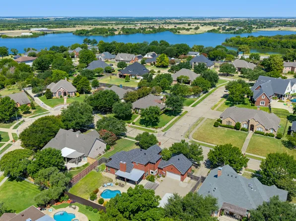 1907 Clearview Dr, Ennis, TX 75119