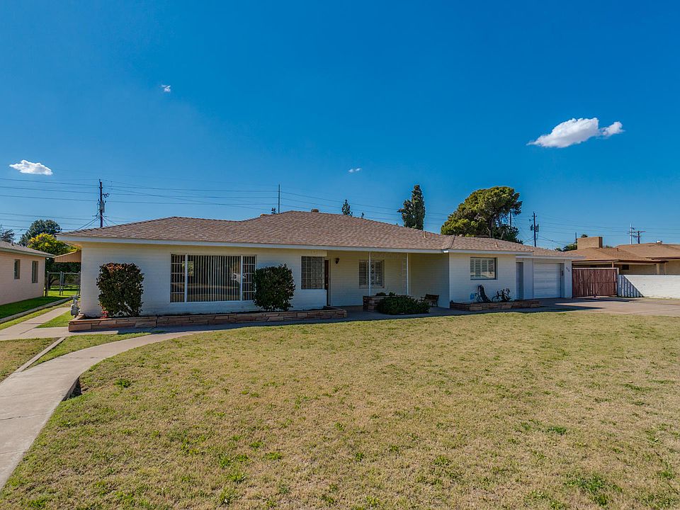 1st image of 256 N Fraser Dr W