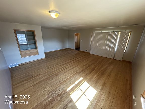 3rd image of 10302 W Sunset Ave