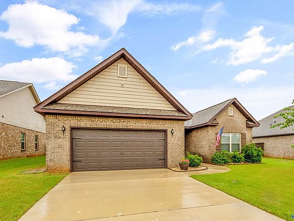 3rd image of 145 Holly Fern Dr