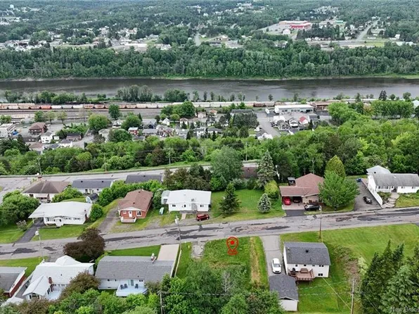 85 Cormier Rd, Edmundston, NB E3V 2E8