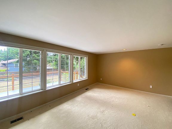 5th image of 15802 SE 47th St