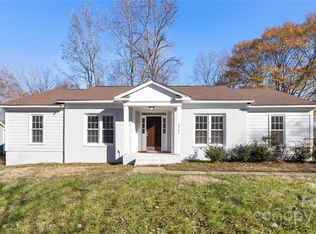 2301 Heather Glen Ln, Charlotte, NC 28208