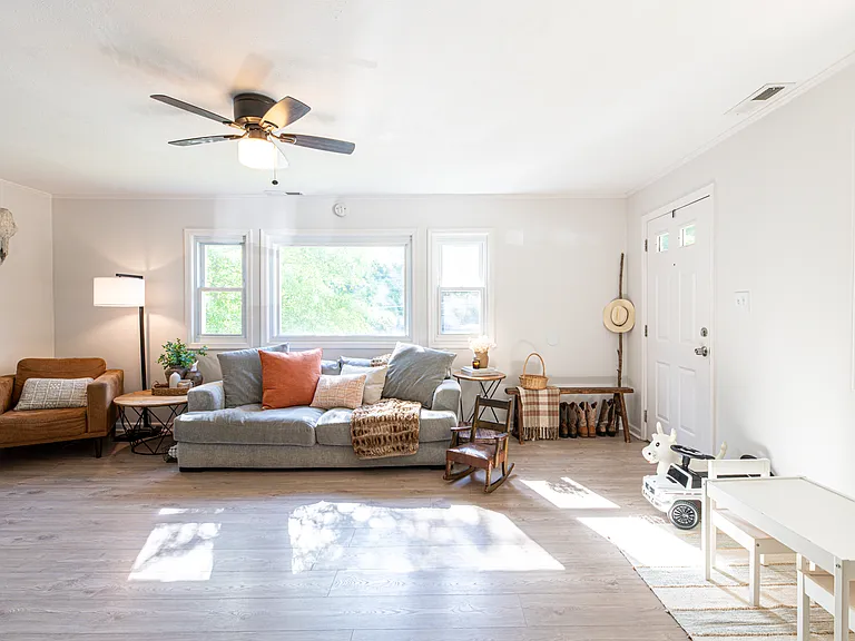 109 Hoyt Ln #109 — Photo 6