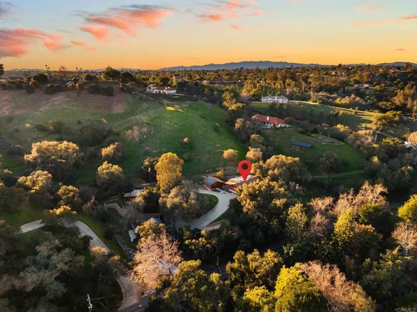 901 S Live Oak Park Rd, Fallbrook, CA 92028