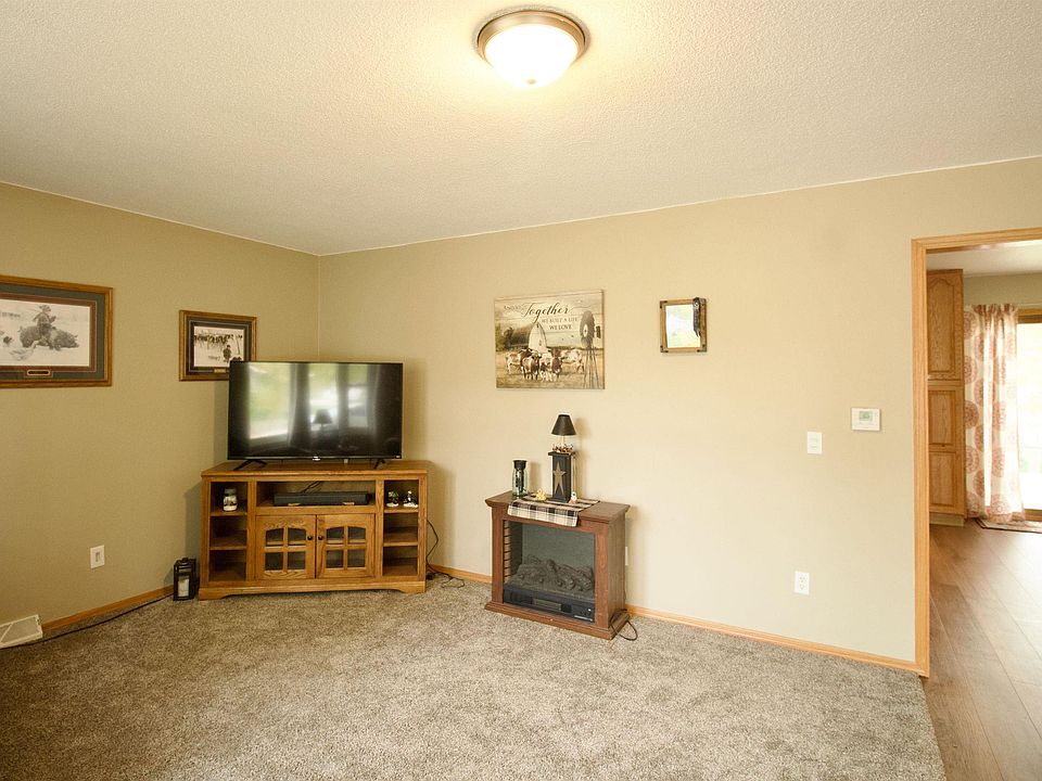 310 N 5th St, Readlyn, IA 50668 Zillow