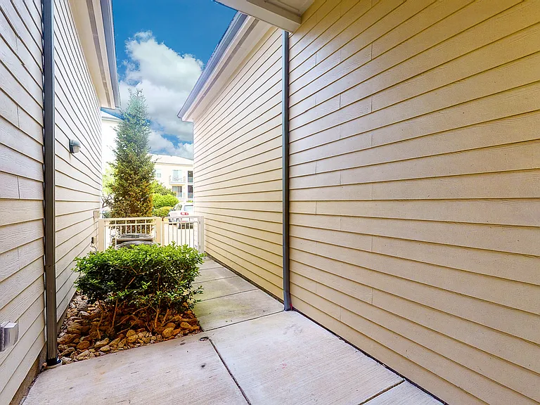 The District At Cypress Waters - Parson's Green — Photo 1579