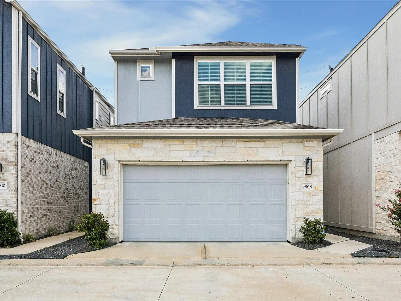 2 bed, 2.5 bath, 1497 sqft, $2,250 — Photo 1