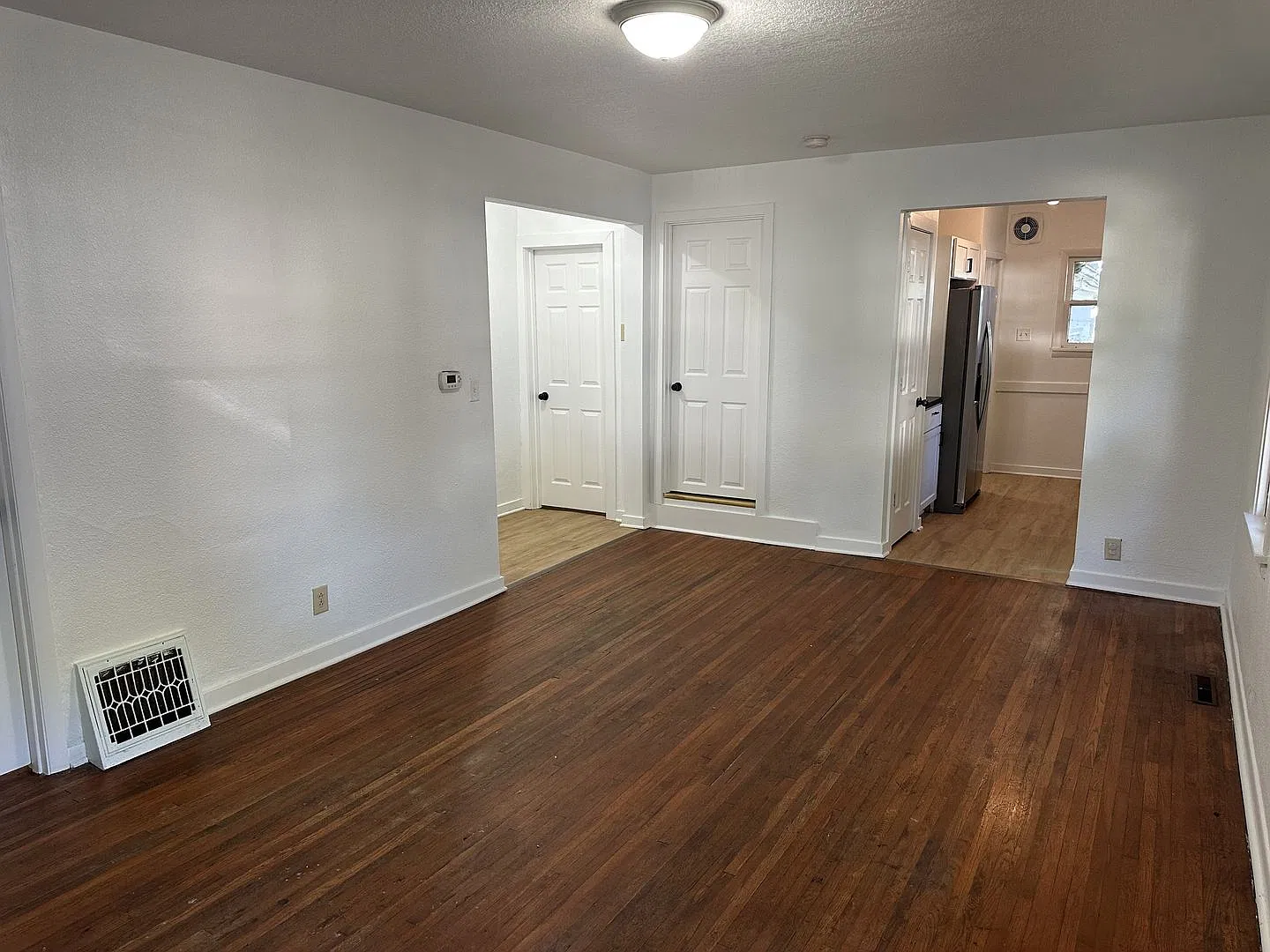 Spacious 2 Bedroom Home Near Iowa State with Garage, Finished Attic & Extra Living Area — Photo 3