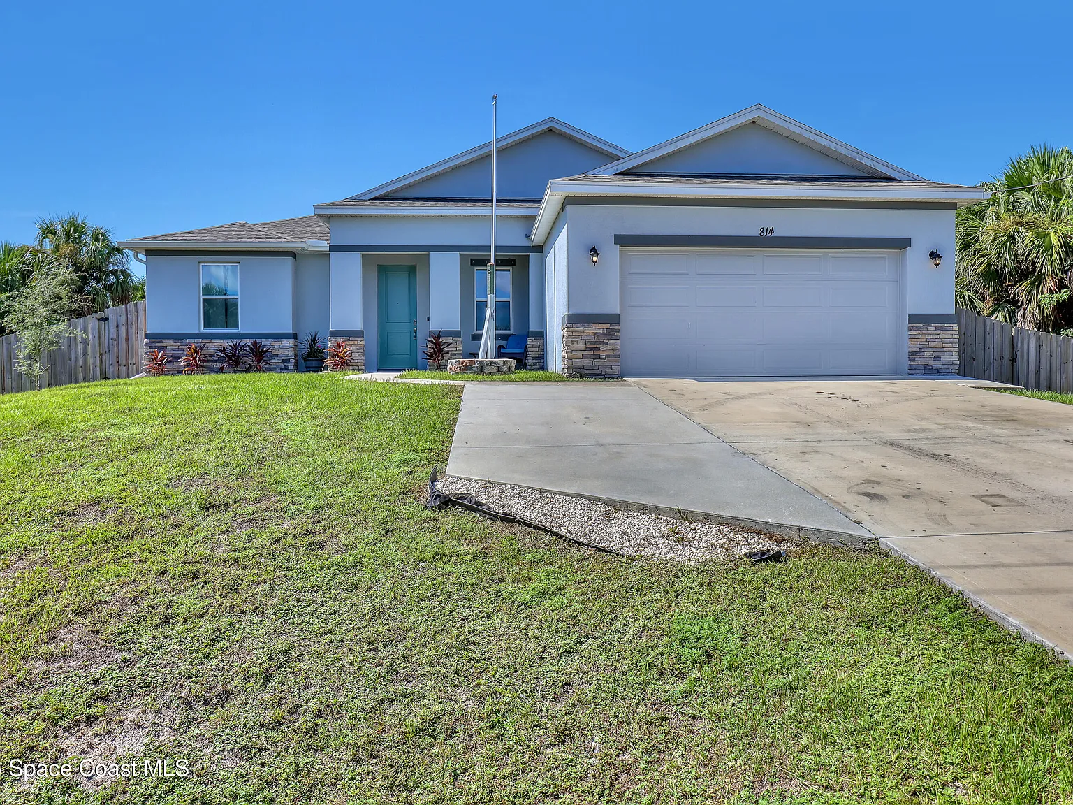 3 bed, 2.0 bath, 1541 sqft, $2,250 — Photo 2