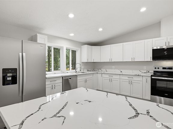 3rd image of 160 E Barnsby Place