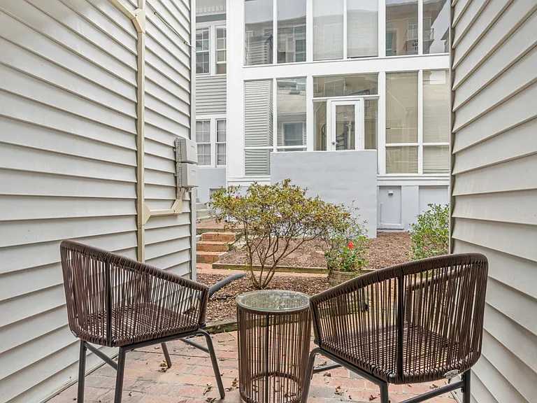 Juniper Place Condominiums — Photo 3