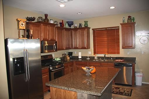 4th image of 1672 E Gabrilla Dr