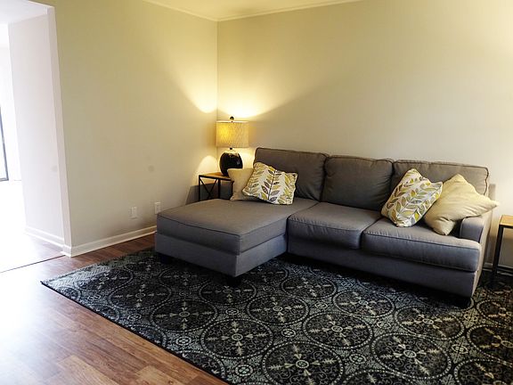5th image of 420 Walton Ln APT G30