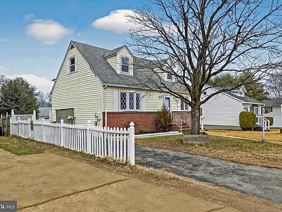 5th image of 222 Chelsea Rd