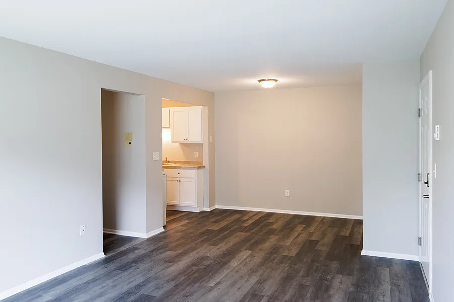 Building Photo - 12804 W Hampton Ave #8