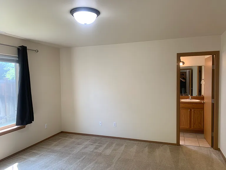 502 E 28th Ave — Photo 13